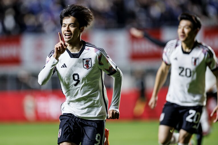 コロンビア戦、三笘薫のヘディング弾（6枚目／全6枚）©Kiichi Matsumoto/JMPA