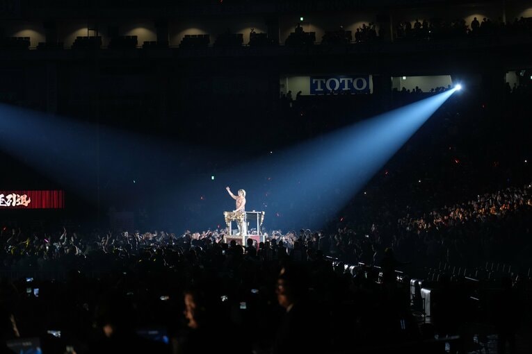 ファンに感謝する棚橋弘至　©Essei Hara