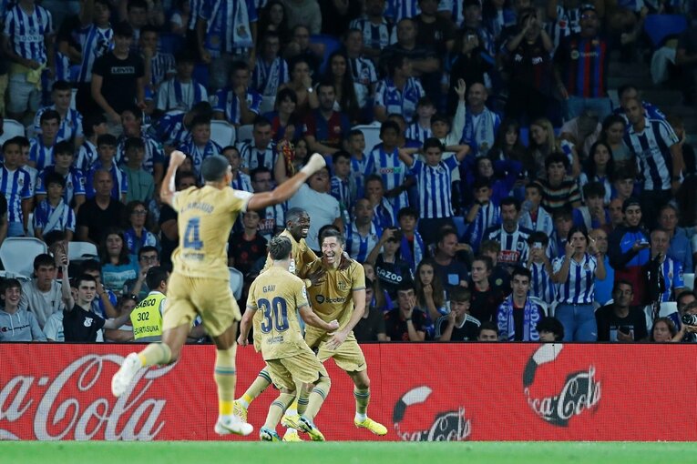 久保建英は「2ケタ得点」狙えるのでは…名手シルバと“精度の差”はあれど、カメラマンが感じたワケ〈バルサ戦好守で同点弾の起点〉(5)