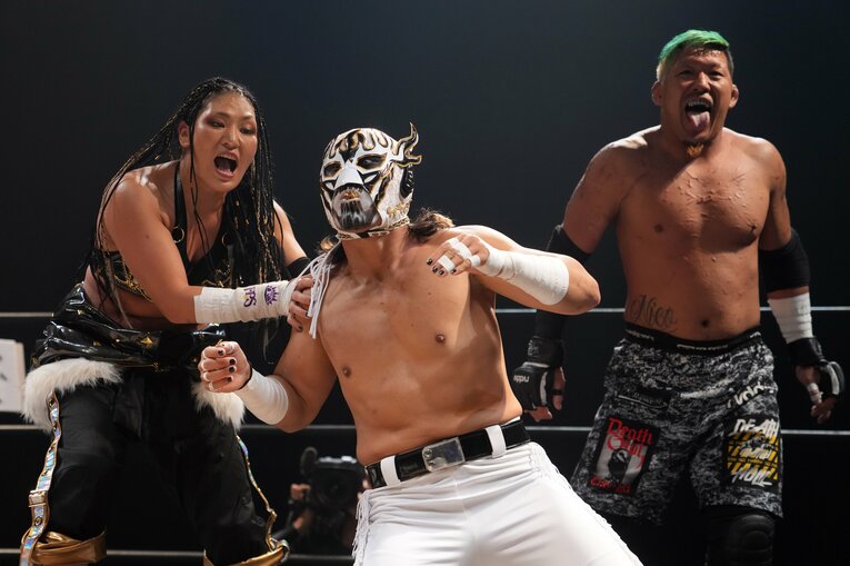 口内に画鋲を詰め込まれたエル・デスペラード