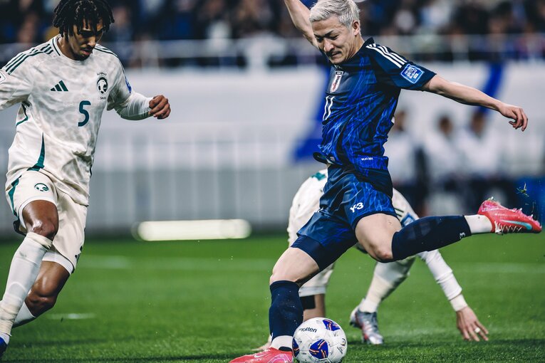 前田のシュートなど、サウジ戦の決定機は限られた　©Kiichi Matsumoto