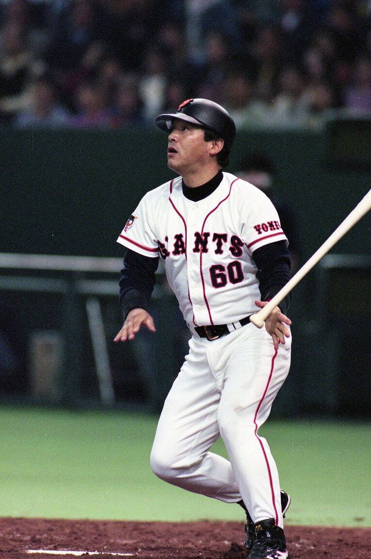 1994年4月9日の開幕戦（対広島）。2回裏、落合が移籍後初の1号2ランを放つ　©KYODO