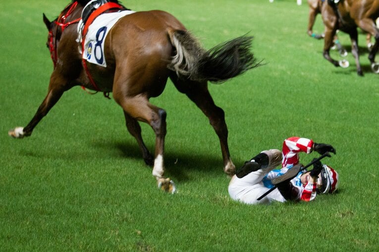 最悪の場合、死に至ることもある落馬事故　©Getty Images