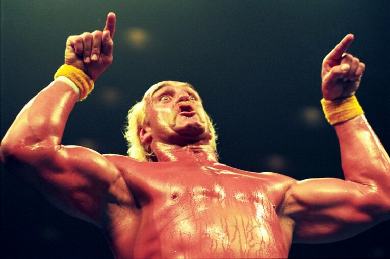 ハルク・ホーガンの筋肉パフォーマンスにファンは熱狂した。世界中のプロレスファンを魅了した超人は71歳で天国に旅立った ／ photograph by Essei Hara