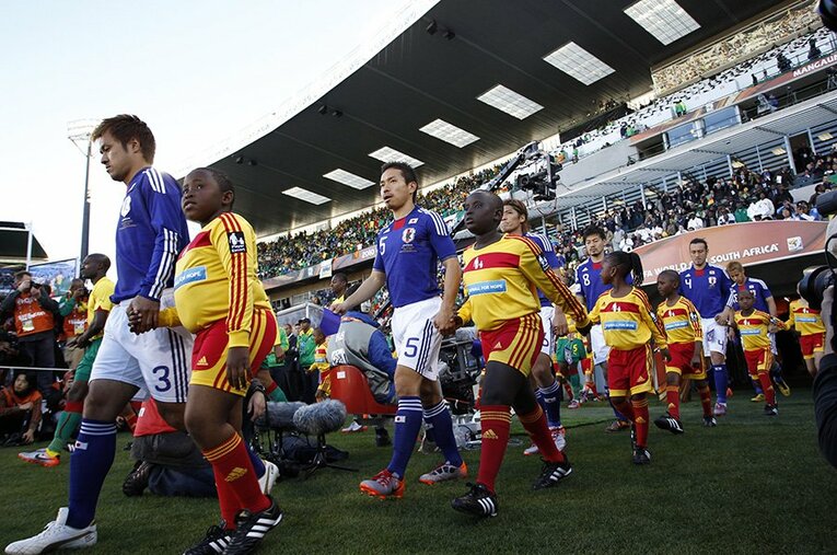 2010年　カメルーン戦 ／ photograph by JMPA