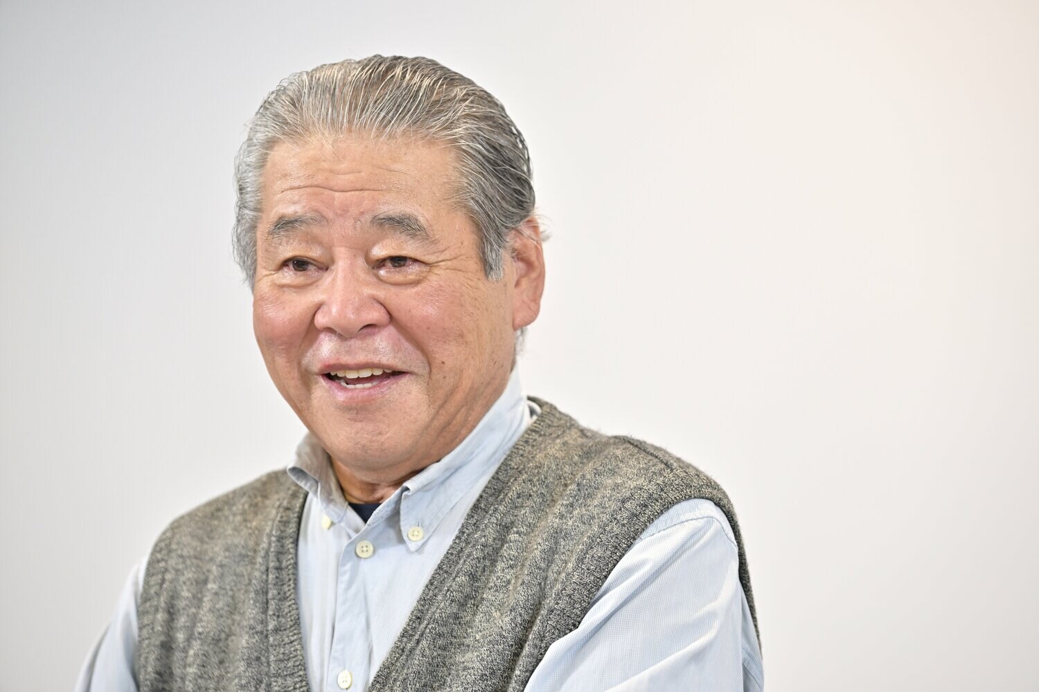 入院中の「森コーチからの電話」を笑顔で振り返る八重樫幸雄　©Hideki Sugiyama