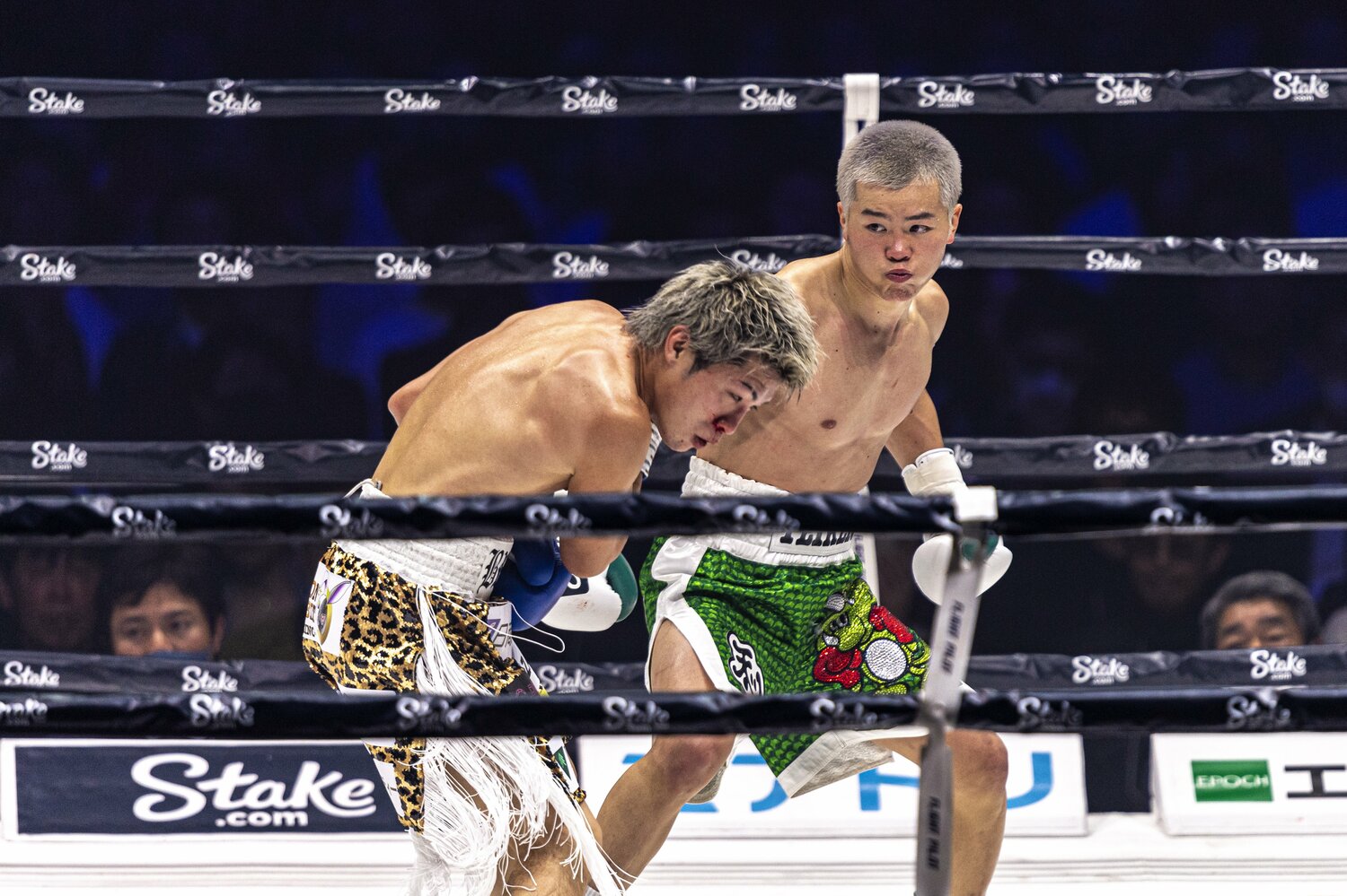 ガードを下げて相手の動向を見極める場面も　©︎Takuya Sugiyama