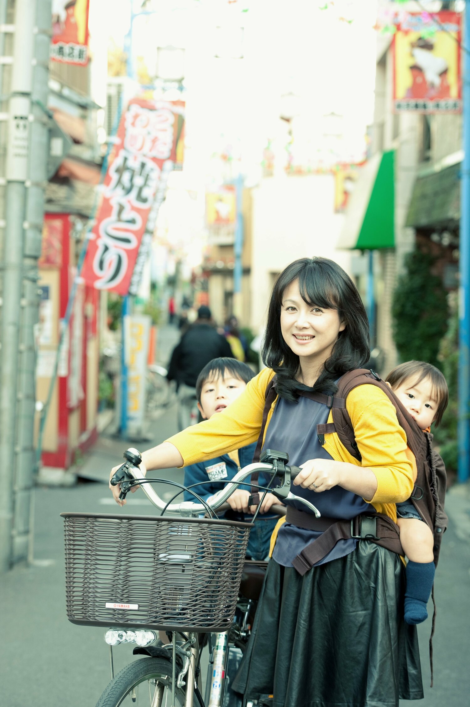 2012年撮影。長男、次男と　©Mami Yamada