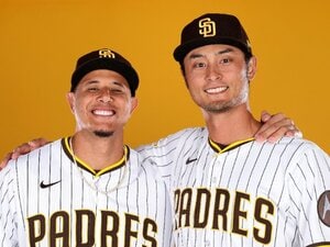 「ここに入れ！」39歳のダルビッシュ有が洗濯カゴに入れられて…日米通算204勝達成で主砲・マチャドが仕掛けた「ケチャップまみれ」祝福秘話