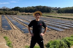 指導者にならないJリーガーは何をする？ 徳永悠平が麦わら帽と長靴姿でスイートコーンを栽培するワケ