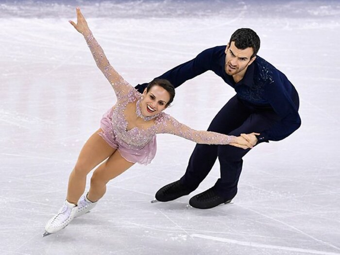 フィギュア四大陸選手権の裏舞台。カナダ選手がドッグファームから犬救出！＜Number Web＞ photograph by Getty Images
