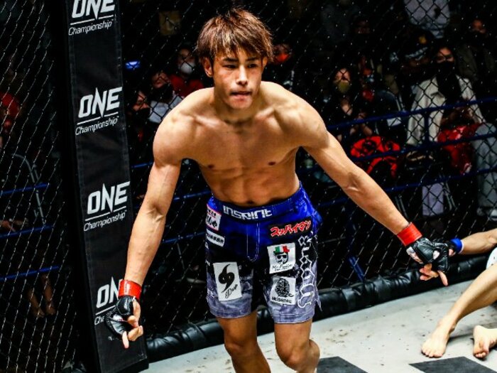 “無敗の22歳”平良達郎は沖縄から世界へ羽ばたけるか? UFC2戦目に挑む超新星の地元愛「大好きな沖縄そば屋さんがあって…」<Number Web> photograph by Susumu Nagao
