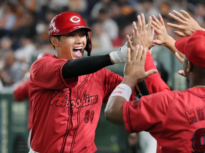 ようやく開花したカープのスター候補・中村奨成は7年間何に苦しみ何を得たのか？《1大会6本塁打の甲子園記録保持者》＜Number Web＞ photograph by Sankei Shimbun