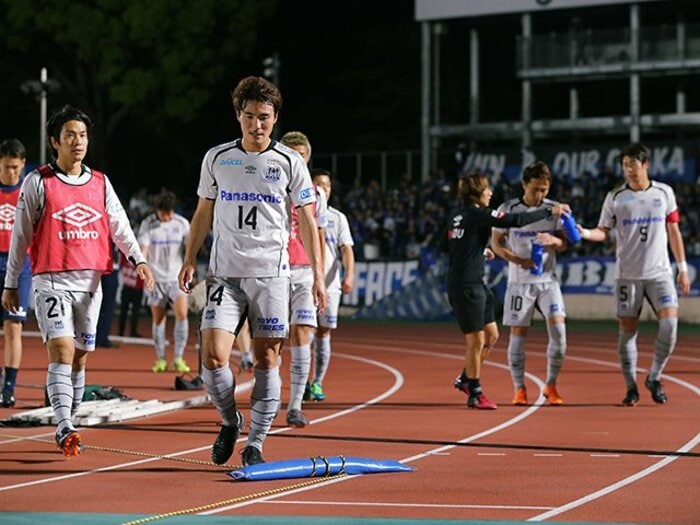 いまだ17位に沈むガンバ大阪の危機。降格の'12年、三冠の'14年に学ぶこと。＜Number Web＞ photograph by J.LEAGUE