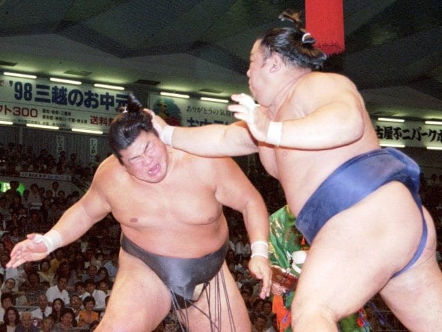 大相撲なのに「まるでヘビー級ボクシング」…17発“伝説の張り手合戦”は