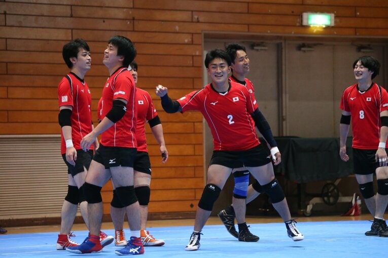 6月、日本代表候補選手によるエキシビションマッチでは守備が得意な選手を集めたチームレッドの主将を務めた