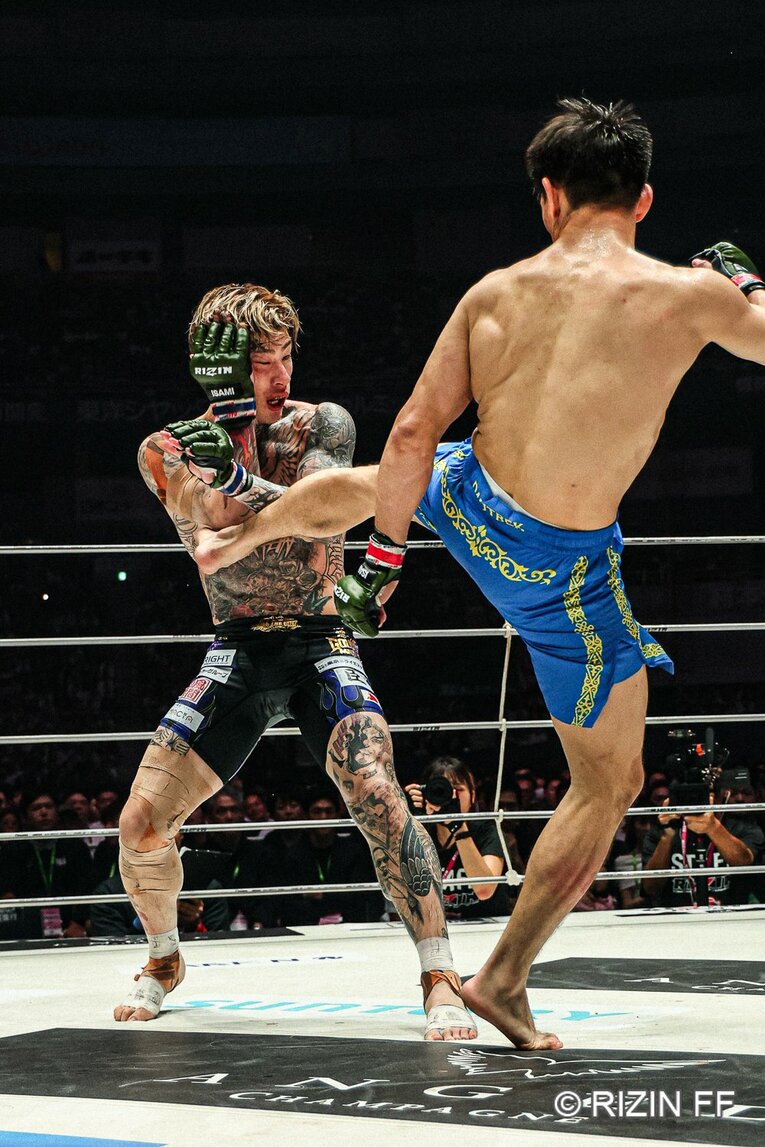 『超RIZIN.5』平本蓮vs.カルシャガ・ダウトベック　©RIZIN FF