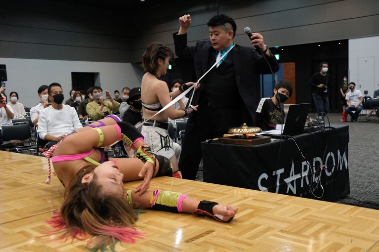 ウナギvsなつぽい　©Norihiro Hashimoto