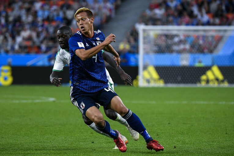 2018年ロシアW杯セネガル戦で日本代表選手最多のW杯通算4点目となるゴールをあげた本田　©︎JMPA