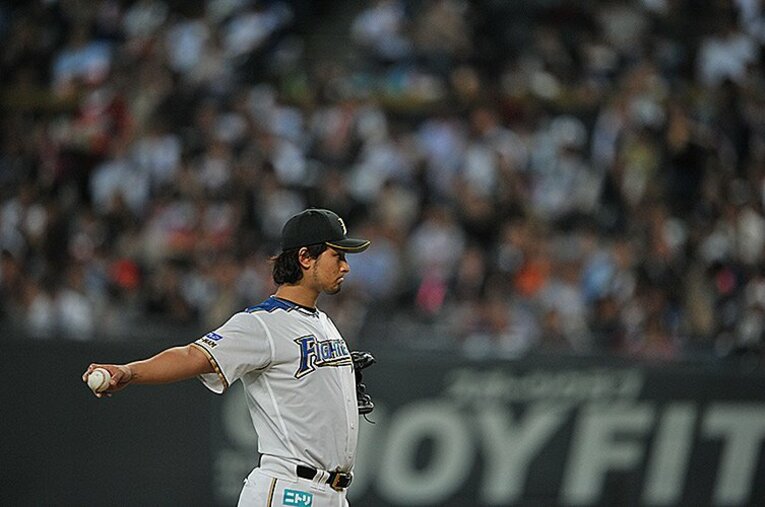 札幌ドームに満ちる期待感にダルビッシュは応え続けた©Hideki Sugiyama