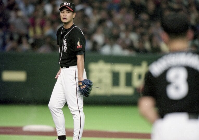 2000年の日本シリーズでも第1戦に投げた若田部。開幕にふさわしい実績を残していたが　©Koji Asakura