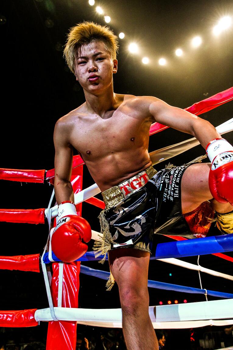 余裕の表情で引き揚げる那須川天心　©Susumu Nagao