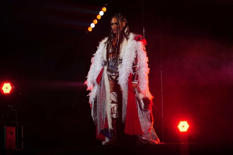 圧倒的な存在感を見せるジュリア　©Essei Hara