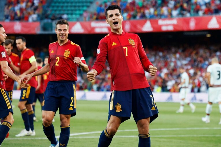 “日本代表が狙うべきスペインの急所”はどこ？ ブスケッツやアセンシオ健在、17歳ガビ急成長で分厚すぎる選手層だが…〈撮影者の証言〉(7)