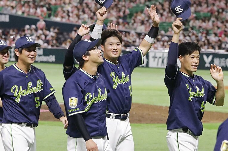 4年ぶり2度目の交流戦優勝を果たした東京ヤクルトスワローズ ／ photograph by Kyodo News