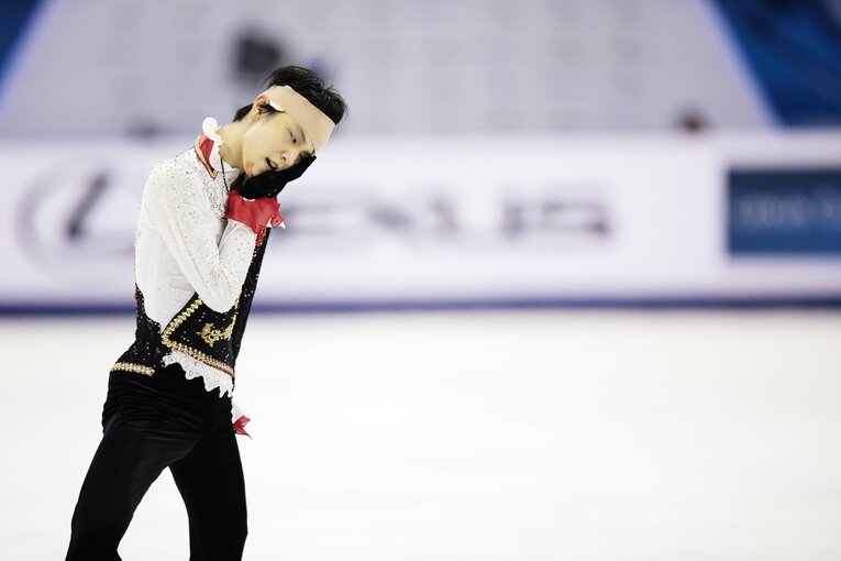 棄権せず、フリーの演技をやり通した羽生　©Tsutomu Takasu