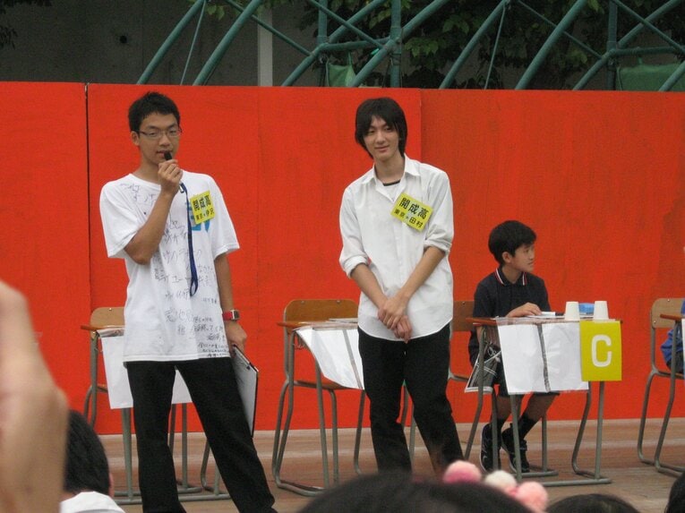 2010年の高校生クイズで優勝した（左から）伊沢拓司と田村正資の開成高／QuizKnock提供【スワイプするとそのほかの写真もご覧になれます】