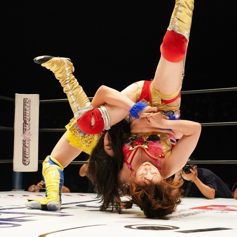 北大法学部卒→外資系企業から異例の転身…スターダムで奮闘する月山和香（30歳）はなぜプロレスラーになったのか？《特別グラビア》(54)