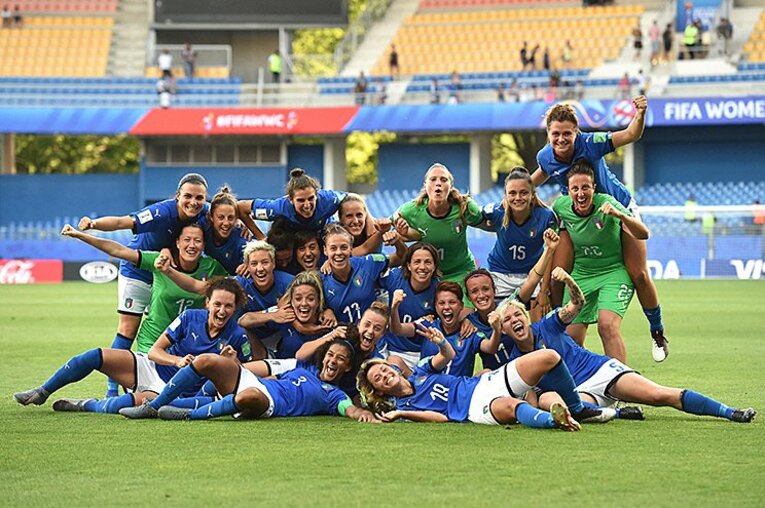 イタリアの夏の主役は“アズーレ”。女子W杯躍進の裏に偏見の歴史。(2)