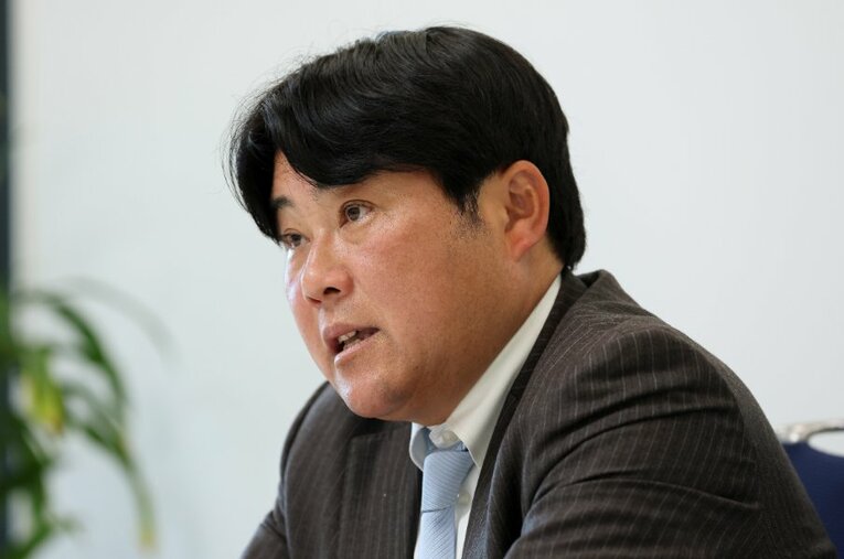 大学、実業団それぞれの実情を知る渡辺康幸氏。青山学院大学・原晋監督の“実業団批判”に率直な思いを語った ／ photograph by Shigeki Yamamoto