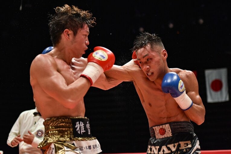 2016年12月31日、渡邉卓也が伊藤雅雪に判定で敗れたOPBF・WBOアジア太平洋スーパーフェザー級王座統一戦　©Hiroaki Finito Yamaguchi