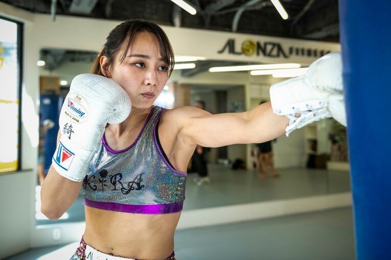 「武尊さんみたいに気迫で前に出て…」大学1年生・松谷綺が19歳で狙う“K-1女子”の頂点《特別フォトインタビュー》(18)