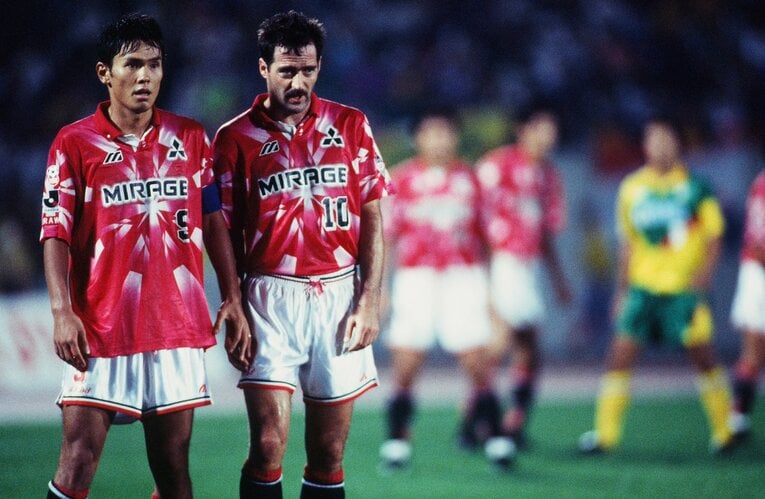 ブッフバルトと共に浦和にやってきたウーべ・バイン（右）　©︎J.LEAGUE