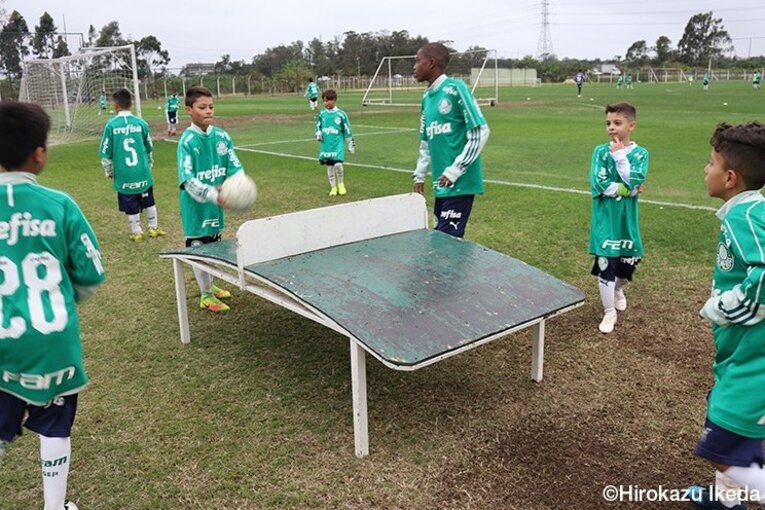 小笠原満男＆ジーコの育成論・後編。「今の選手は誰かを探してしまう」(5)