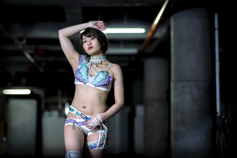 「背中まで見られてる。なんて素敵なんだと」トップ女子レスラー・安納サオリの輝きと“絶対不屈彼女”と呼ばれる理由《特別グラビア》(24)