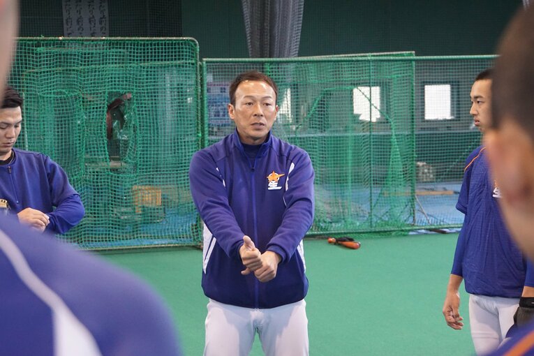 星稜ナインに指示を出す山下監督 ©Kei Nakamura