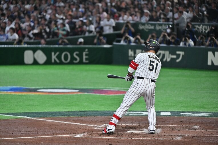 韓国戦で2打席連続の本塁打を放った鈴木誠也　©️Hideki Sugiyama