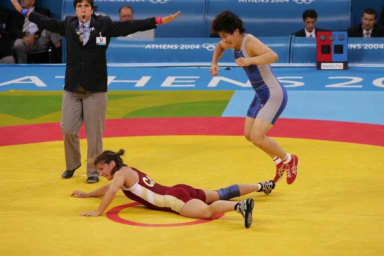 アテネ五輪の吉田沙保里 ／ photograph by JMPA