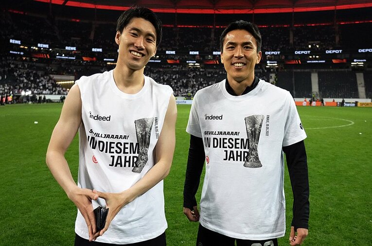 EL制覇を成し遂げたフランクフルトの鎌田大地と長谷部誠　©Getty Images