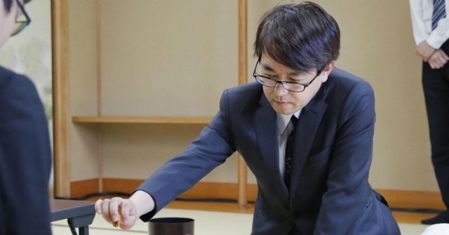 羽生善治九段、前人未到のタイトル100期へ。竜王戦挑決、最終盤 羽生善治九段、前人未到のタイトル100期へ。竜王戦挑決、最終盤