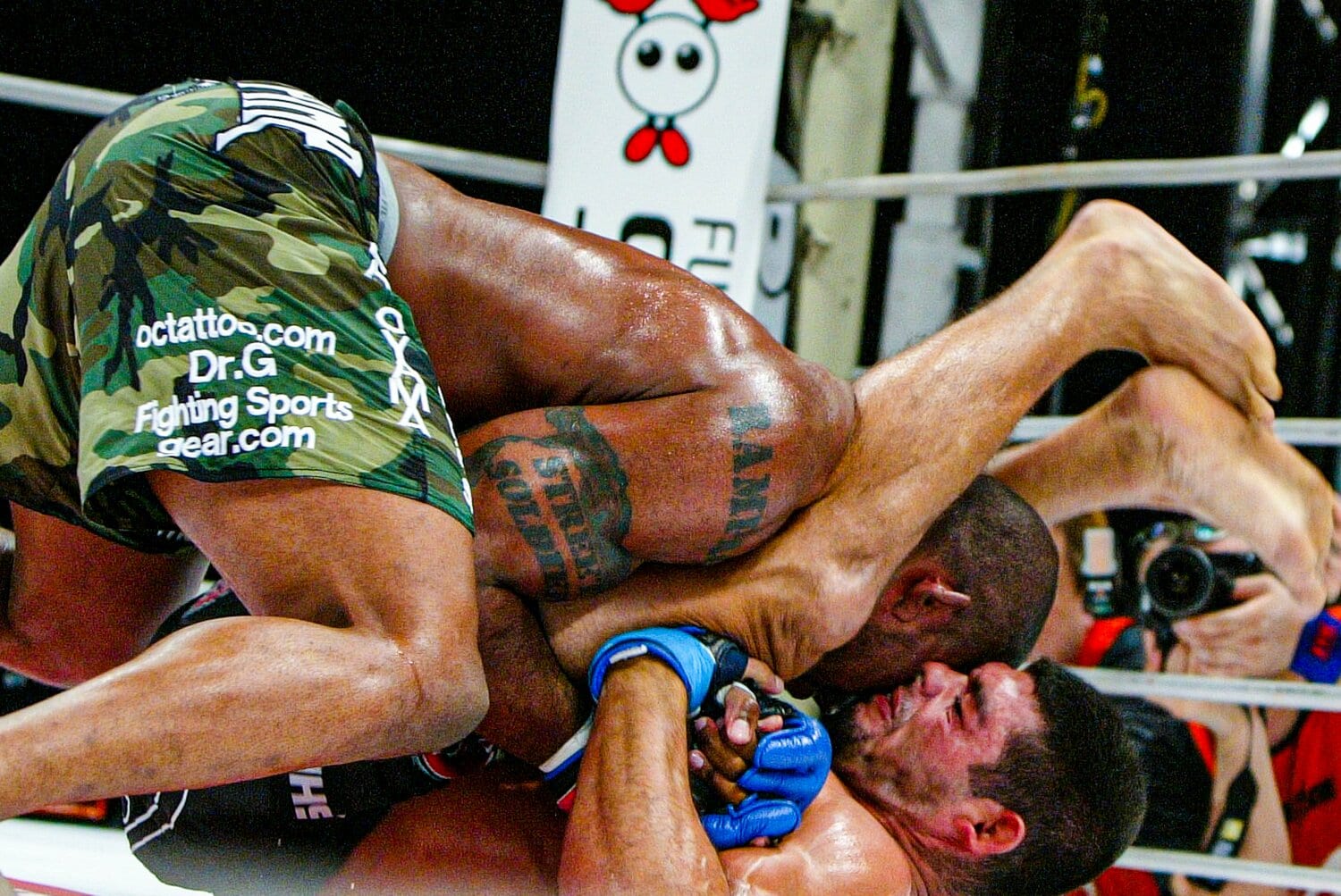 ジャクソンの衝撃的なパワーボム（連続写真）©Susumu Nagao