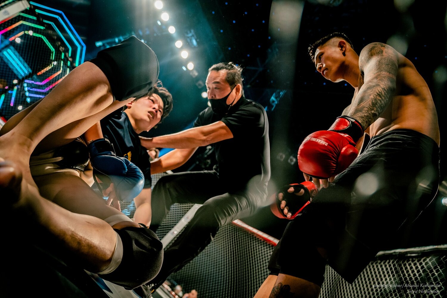 豪快なフックでKO。鮮烈な勝利だった ©BreakingDown