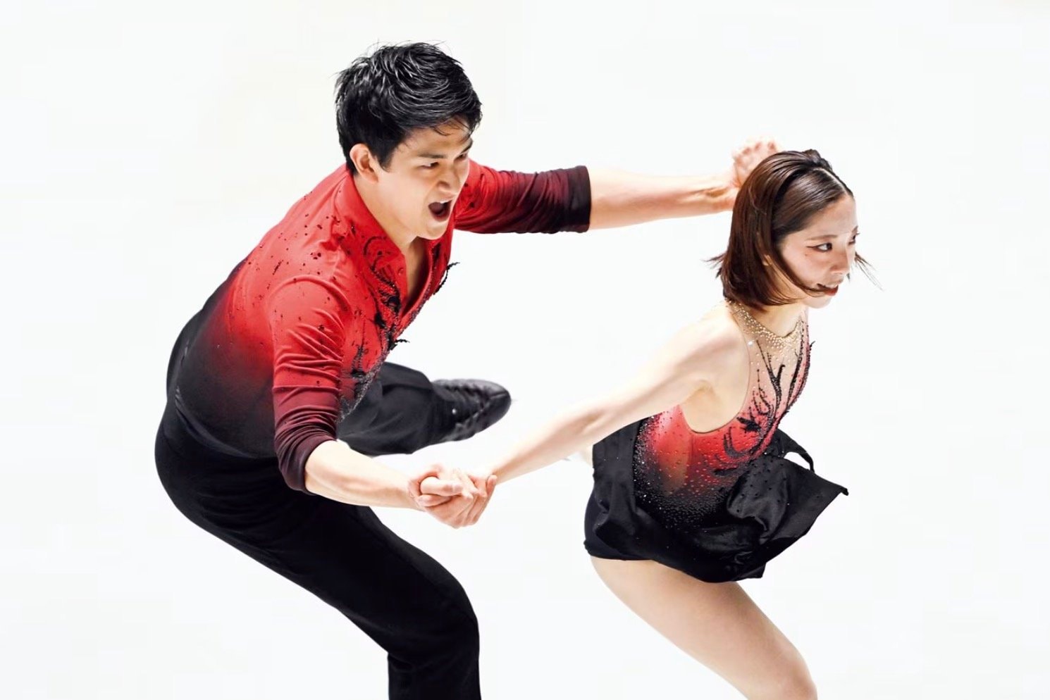 全日本選手権ではショート直前に三浦が肩を脱臼するも圧巻の演技を披露　©Asami Enomoto