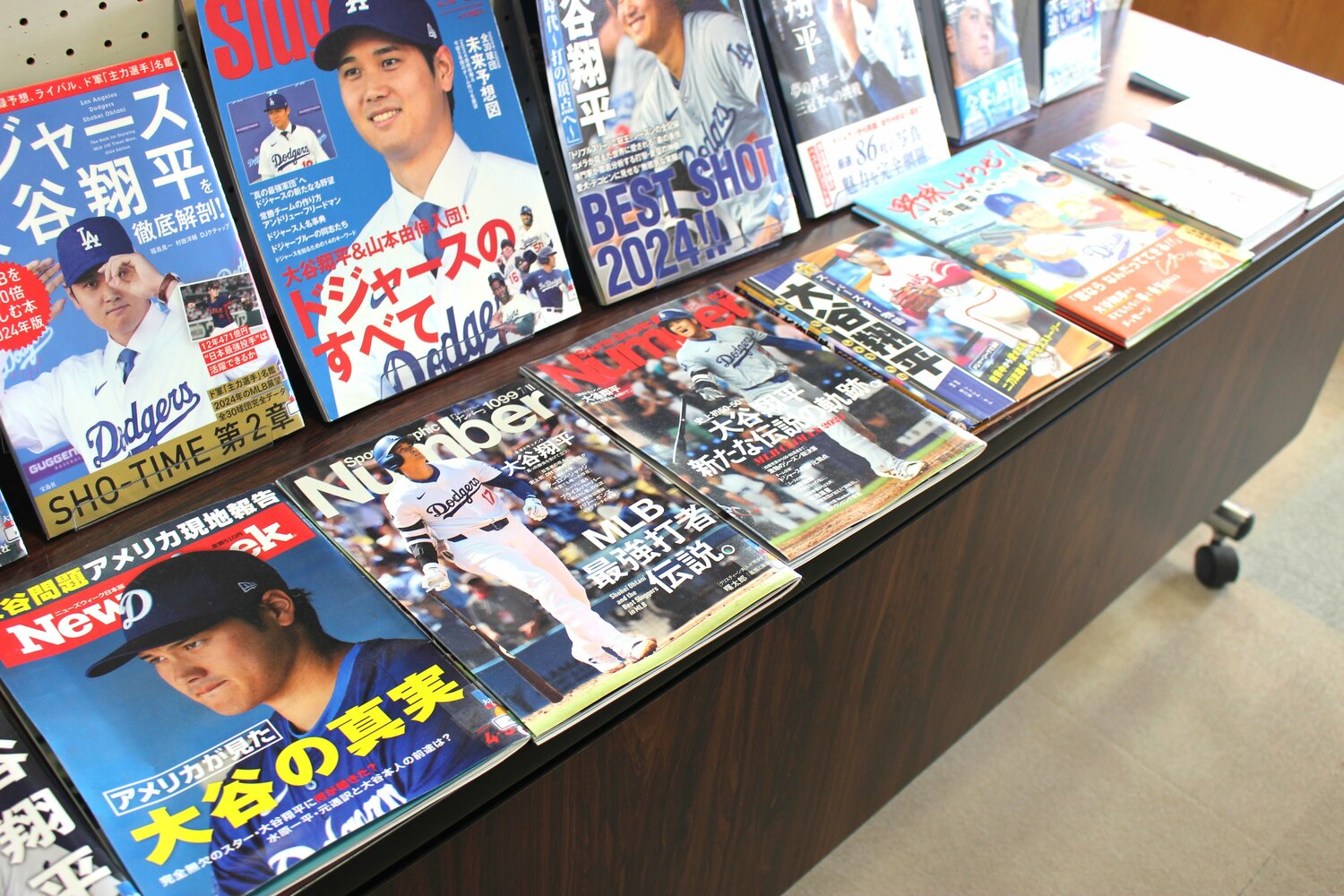 関連図書には雑誌『Number』の大谷翔平特集号も　©Number Web