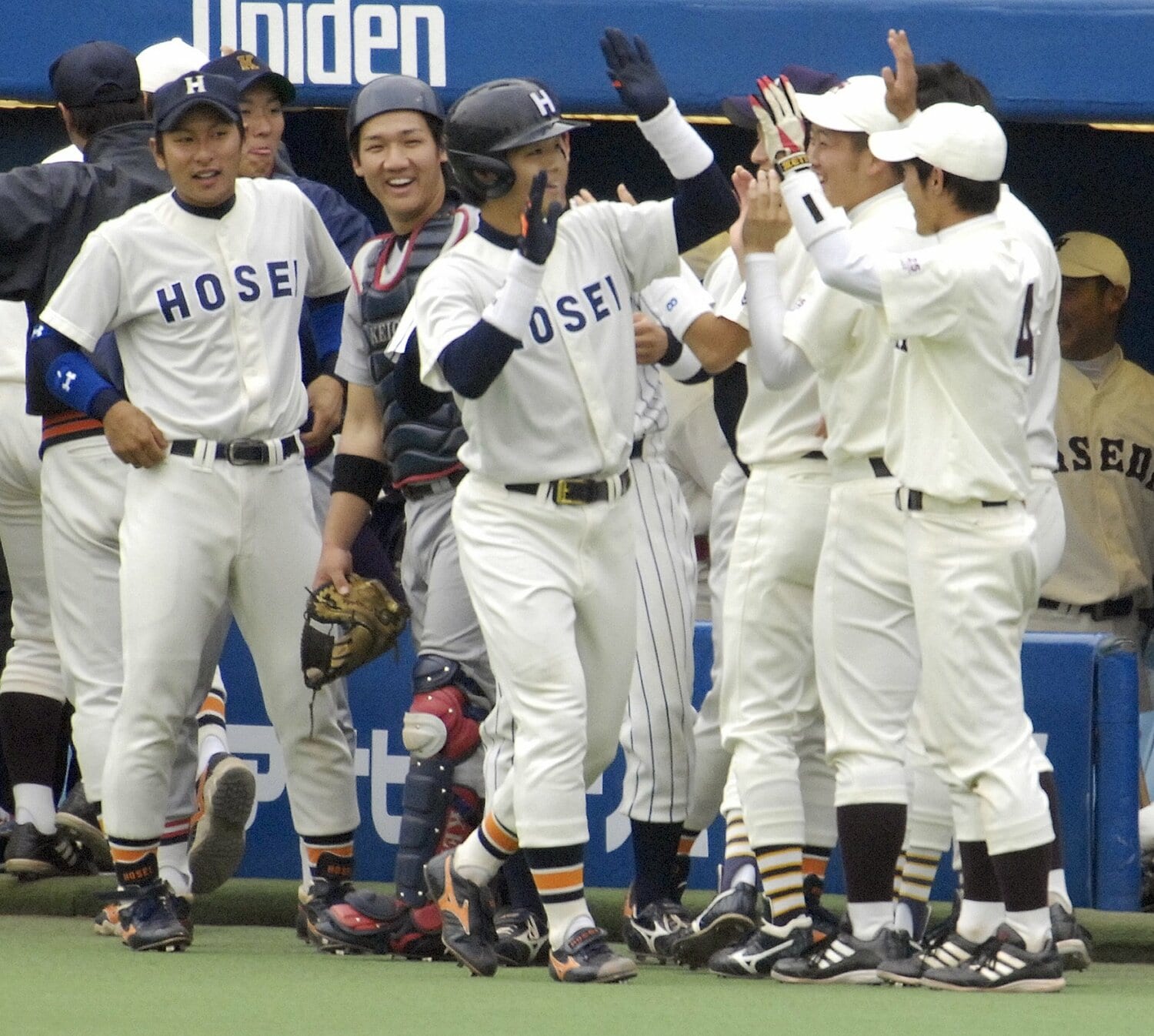 法大時代、ヤクルトとの記念試合ではホームランを放ったことも　©JIJI PRESS