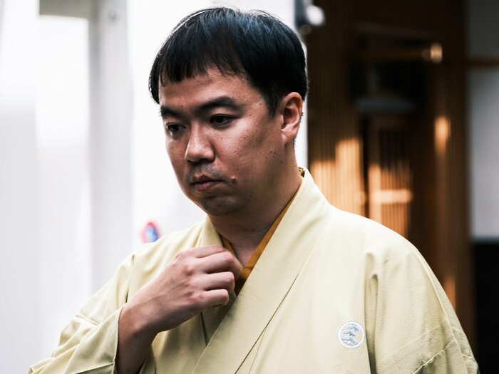 「なぜそれを落語でやるの？」が出発点…“偏差値70超の進学校→国立大の数学科入学”異端の落語家が「落語界のM-1」で勝つ“最強のネタ”を作るまで＜Number Web＞ photograph by Atsushi Hashimoto